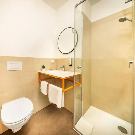 Lyf Schoenbrunn 4* Viena