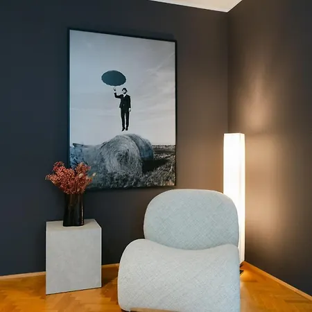 Cozy Corner Perfect For 4 To 6 Hip Area And Parking * فيينا