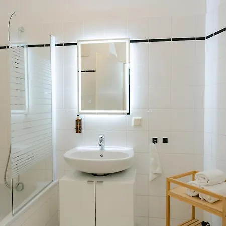 شقة Cozy Corner Perfect For 4 To 6 Hip Area And Parking