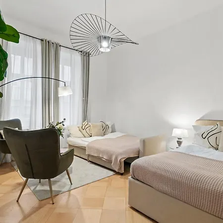 Apartment Long Term I 2 Min To U1 Columbusplatz I High Speed Wifi