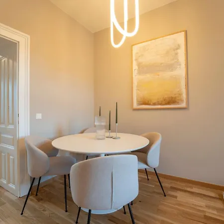 Urban Living - 10 Apartment