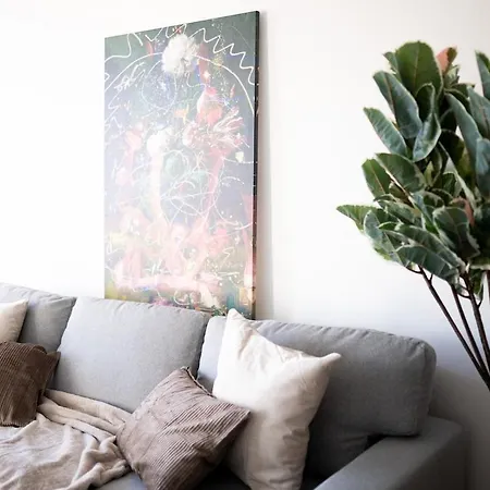 Premium Design With Balcony & Free Parking Apartment *