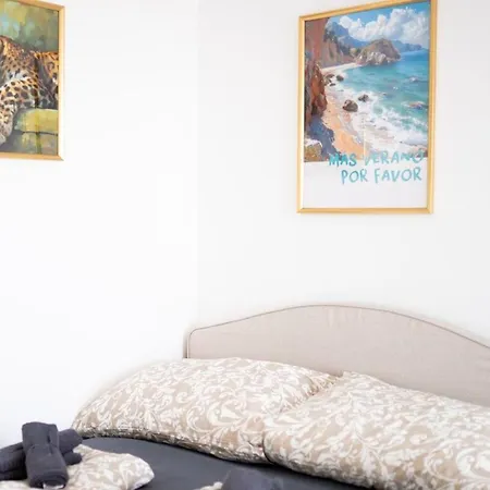 Apartment Premium Design With Balcony & Free Parking
