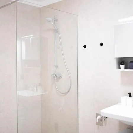 Premium Design With Balcony & Free Parking Apartment Vienna