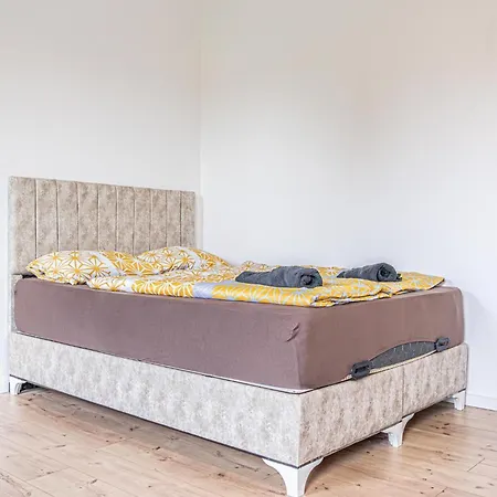 Comfy 3br With Garden, Up To 10 People