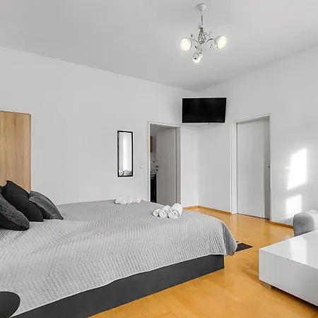 Apartment Three-bedroom Delight, King-size Beds Vienna
