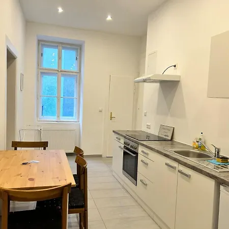 Calm & Sunny With Free Parking Apartment Vienna