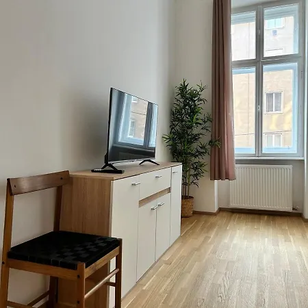 Apartment Calm & Sunny With Free Parking