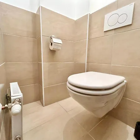Apartment Sunny 65 M2 Long Term With Free Parking