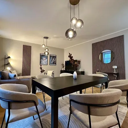 Belvedere Station Apartment