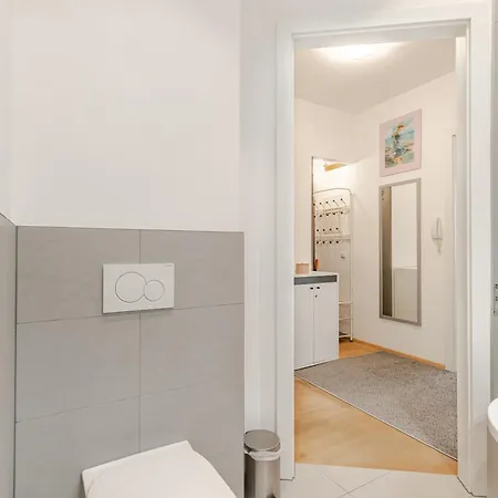 Chic Parisienne A - French Flair In The Heart Of *