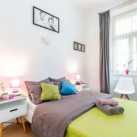 Chic Parisienne A - French Flair In The Heart Of * Vienna