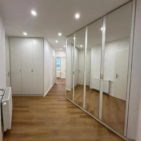 Rooftop Apartment, 10min To Center, Direct At Metro, Skyview Big Terrace! Apartment Vienna