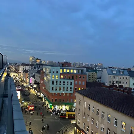 Rooftop Apartment, 10min To Center, Direct At Metro, Skyview Big Terrace! * Vienna