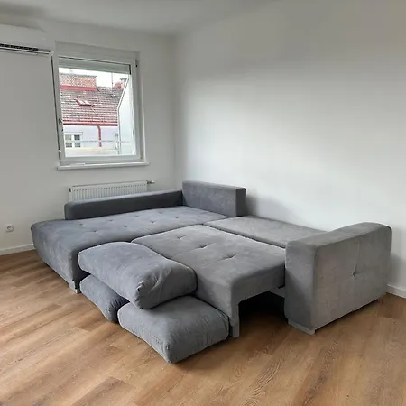 Rooftop Apartment, 10min To Center, Direct At Metro, Skyview Big Terrace! Apartment *