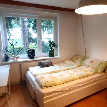 Homestay Wolfs Balkonruhe, Geraeumig S-bahn Krottenbach Vienna