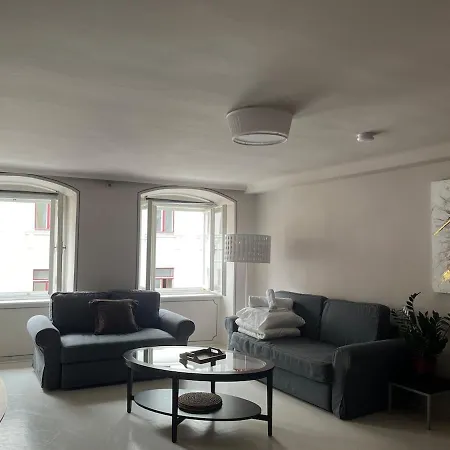 Stylish 4th-floor In Vienna