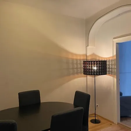 Charming With Two Bedrooms Apartment Vienna