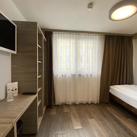 Design & Budget Schoenbrunn Hotel 3*