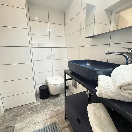 Apartment Schritte Entfernt Vom Hundertwasserhaus L Hg3 *