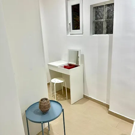 Cozy Nest Apartment