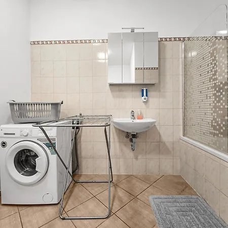 Appartamento Modern Three-bedroom, Triple King Beds *