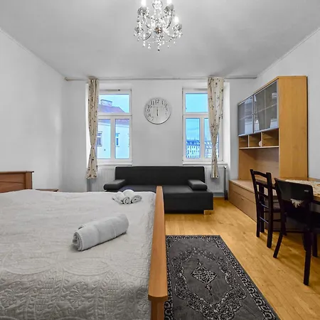 Spacious Three-bedroom, Three King-size Beds شقة *