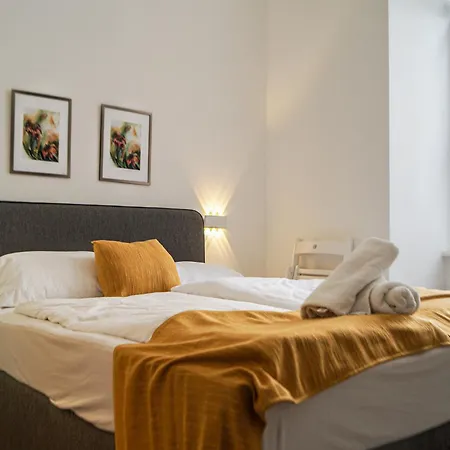 Shopping Paradise 9br Complex Ideal For 22 People Apartment *