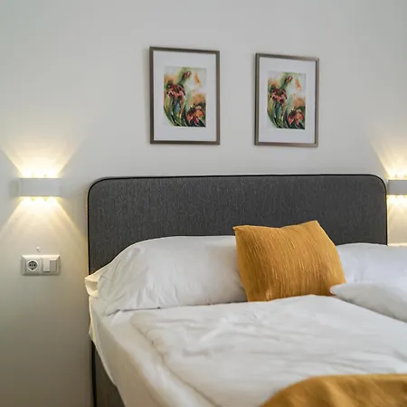 Shopping Paradise 9br Complex Ideal For 22 People * Vienna