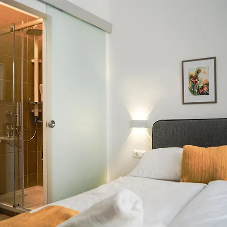 Shopping Paradise 9br Complex Ideal For 22 People Apartment *