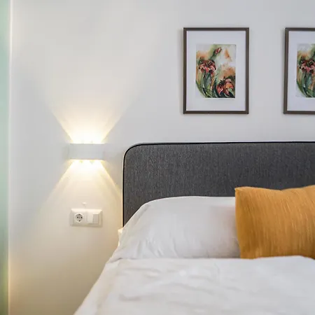Shopping Paradise 9br Complex Ideal For 22 People * Vienna