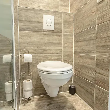 Shopping Paradise 9br Complex Ideal For 22 People Vienna
