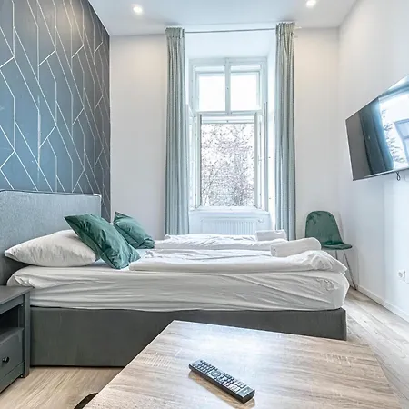 Shopping Paradise 9br Complex Ideal For 22 People * Vienna