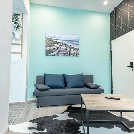Apartment Shopping Paradise 9br Complex Ideal For 22 People