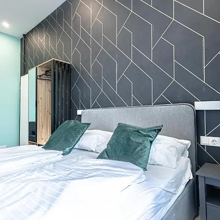 Shopping Paradise 9br Complex Ideal For 22 People Apartment *