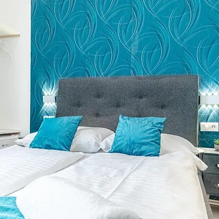 Shopping Paradise 9br Complex Ideal For 22 People Apartment