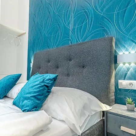 Apartment Shopping Paradise 9br Complex Ideal For 22 People