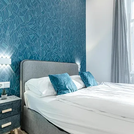 Shopping Paradise 9br Complex Ideal For 22 People Vienna