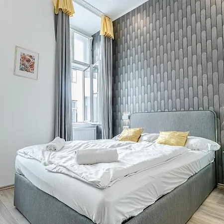 Shopping Paradise 9br Complex Ideal For 22 People Vienna