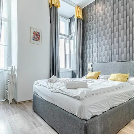 Shopping Paradise 9br Complex Ideal For 22 People *