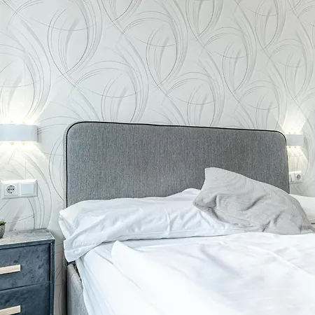 Apartment Shopping Paradise 9br Complex Ideal For 22 People Vienna