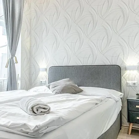 Shopping Paradise 9br Complex Ideal For 22 People * Vienna