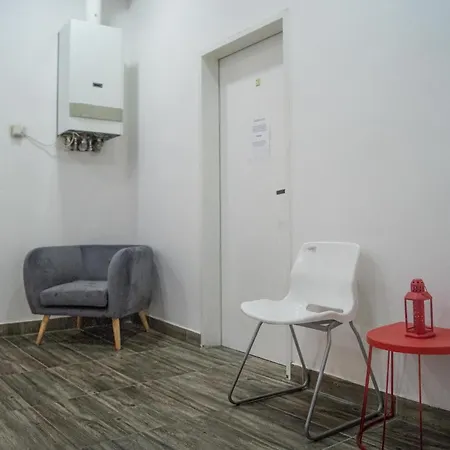 Apartment Shopping Paradise 9br Complex Ideal For 22 People