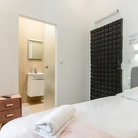 Shopping Paradise 9br Complex Ideal For 22 People Apartment