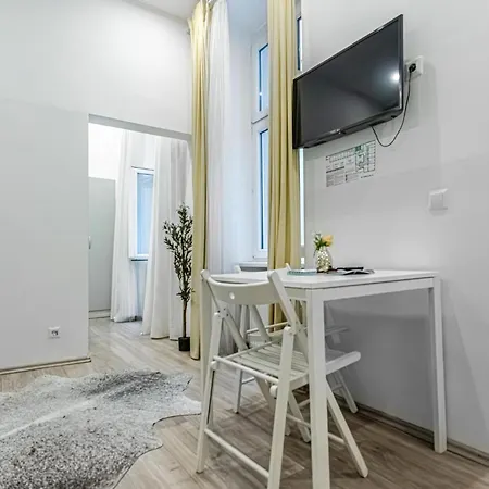 Shopping Paradise 9br Complex Ideal For 22 People Apartment Vienna