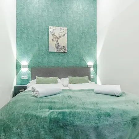 Shopping Paradise 9br Complex Ideal For 22 People Vienna