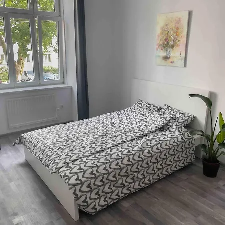 Cosy Near Center & Station Apartment *