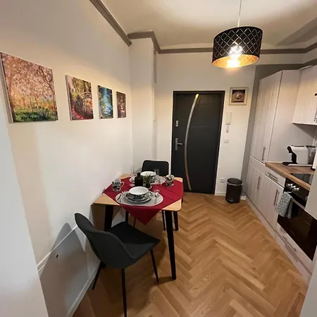 Apartment Gemuetliches Und Zentrales Nest Naehe Stadthalle Vienna