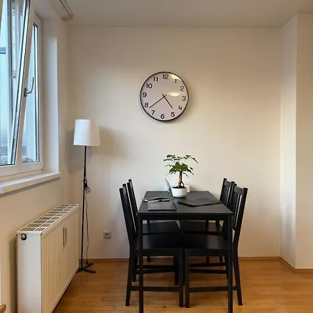 Apartment Floor Near Palace Schoenbrunn *