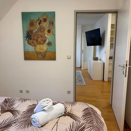 Apartment Floor Near Palace Schoenbrunn *